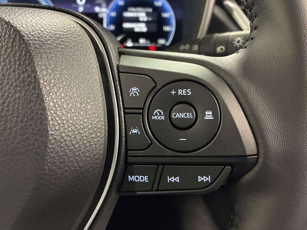 TOYOTA COROLLA CROSS HYBRID Z LEATHER photo 11