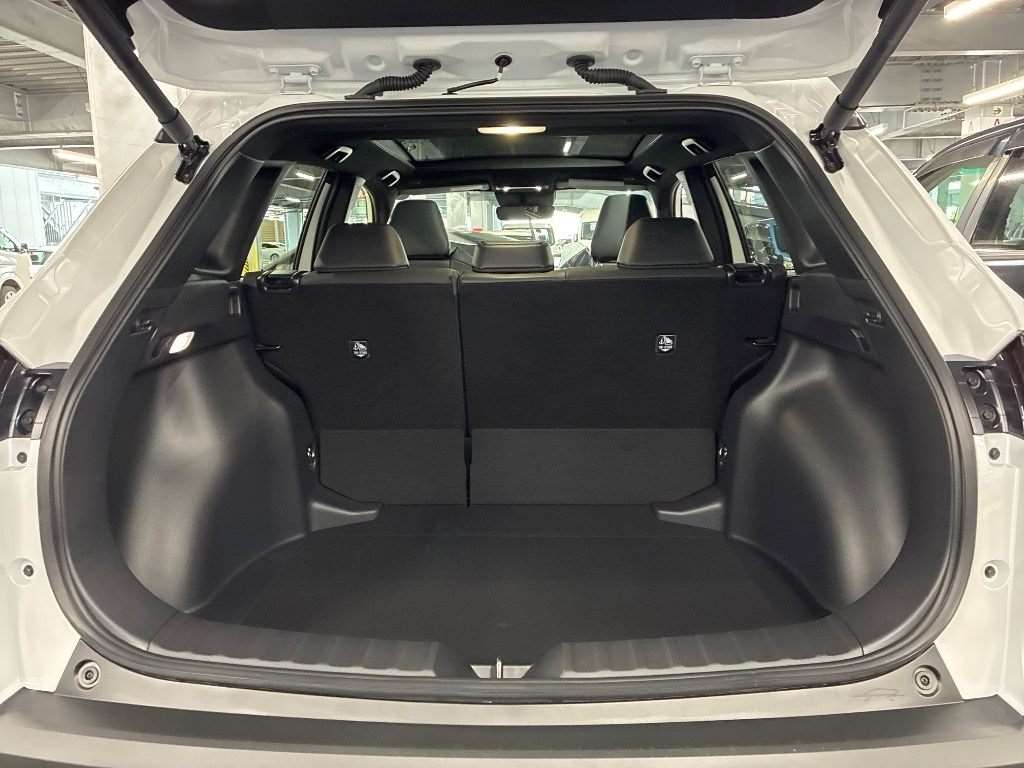 TOYOTA COROLLA CROSS HYBRID Z LEATHER photo 16