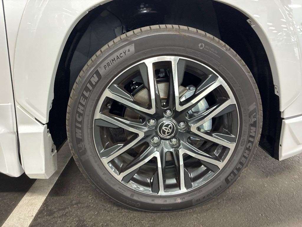 TOYOTA COROLLA CROSS HYBRID Z LEATHER photo 17