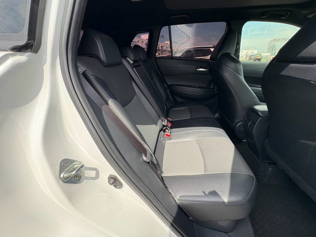 TOYOTA COROLLA CROSS HYBRID Z LEATHER photo 17