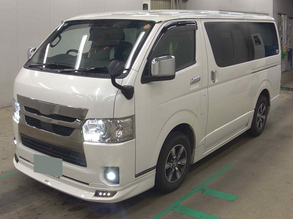 TOYOTA HIACE DARK PRIME V2 photo 4