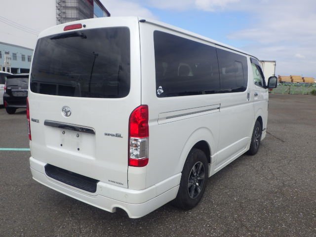 TOYOTA HIACE DARK PRIME V2 photo 11