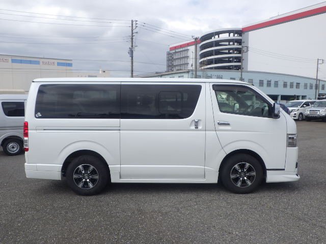 TOYOTA HIACE DARK PRIME V2 photo 15