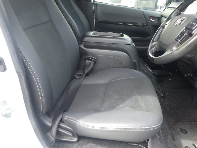 TOYOTA HIACE DARK PRIME V2 photo 16