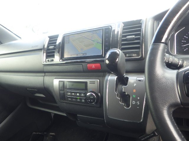 TOYOTA HIACE DARK PRIME V2 photo 18