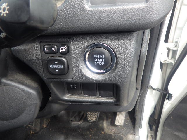 TOYOTA HIACE DARK PRIME V2 photo 20