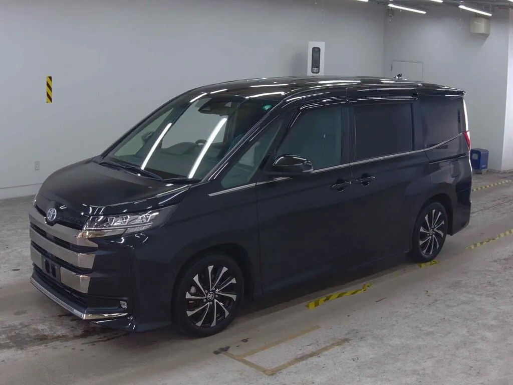 Toyota Noah Hybrid S-Z Package New Shape
